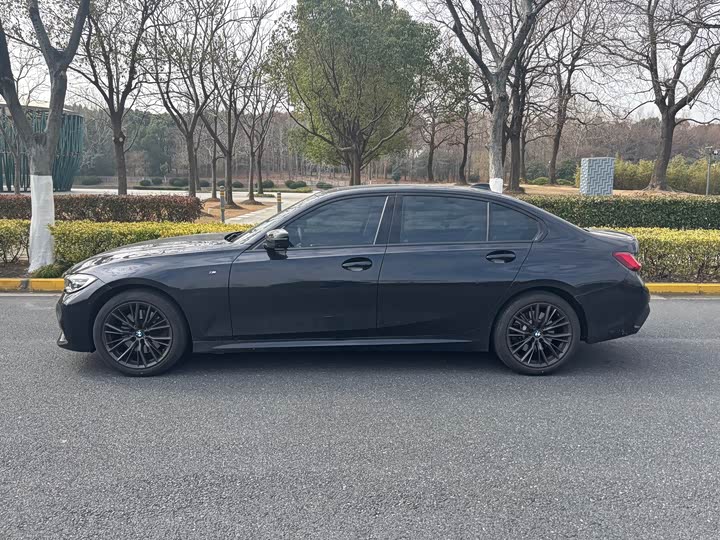 Photo 3 - BMW 3 Series