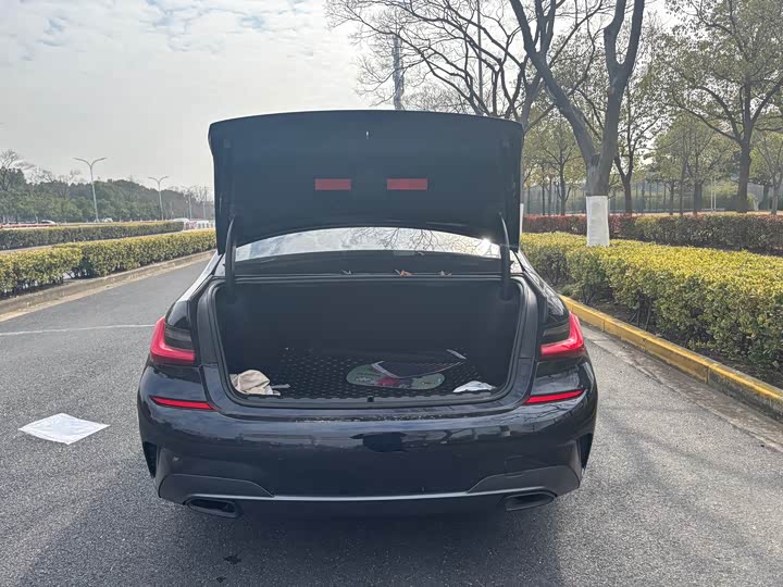 Photo 7 - BMW 3 Series