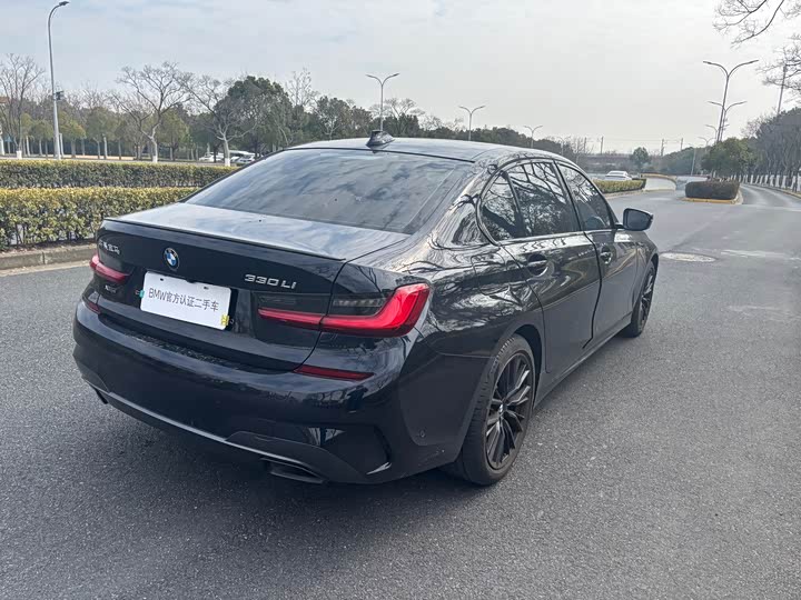 Photo 9 - BMW 3 Series