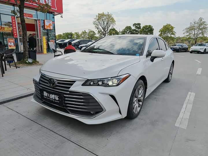 Photo 1 - Toyota Avalon