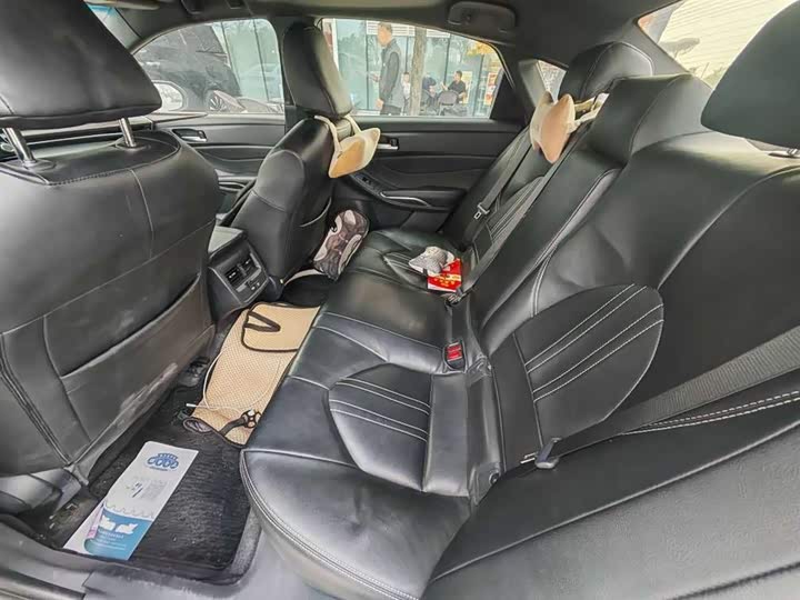 Photo 8 - Toyota Avalon