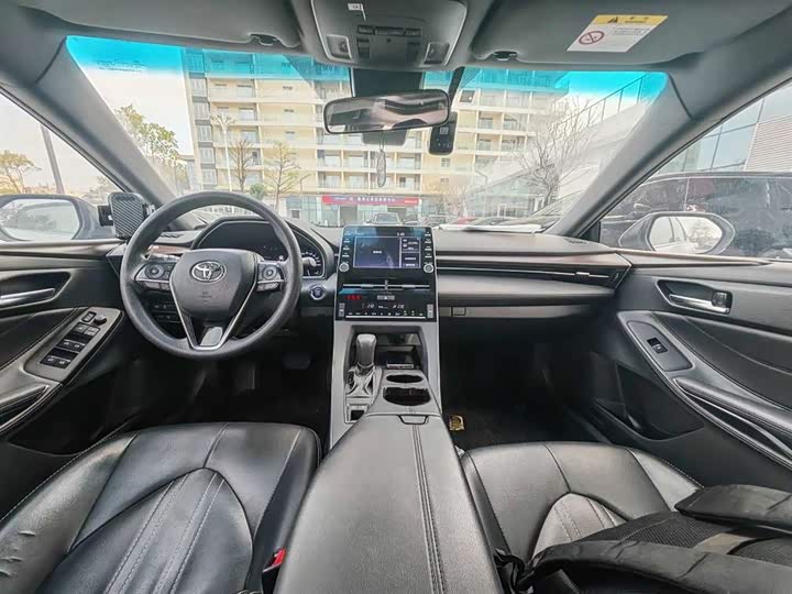 Photo 9 - Toyota Avalon