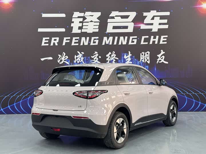 Фото 4 - Geely Galaxy Geome