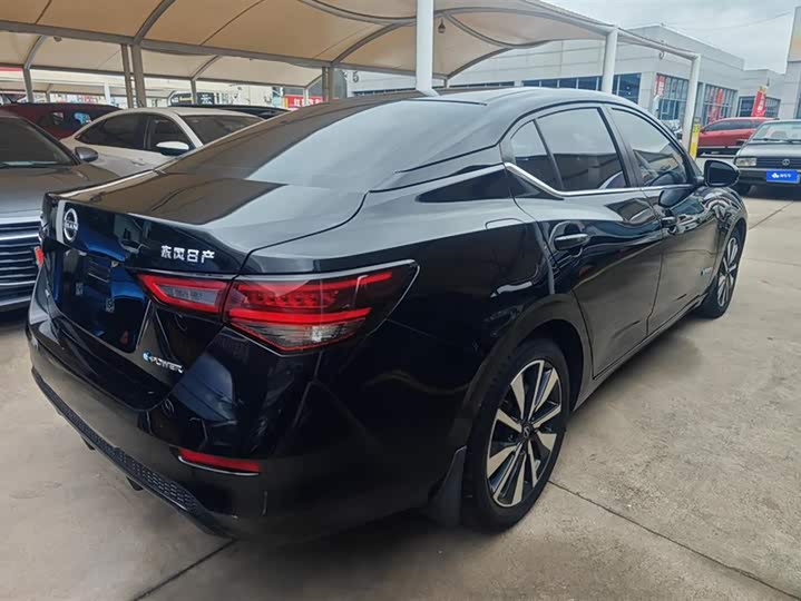 Фото 3 - Nissan Sylphy