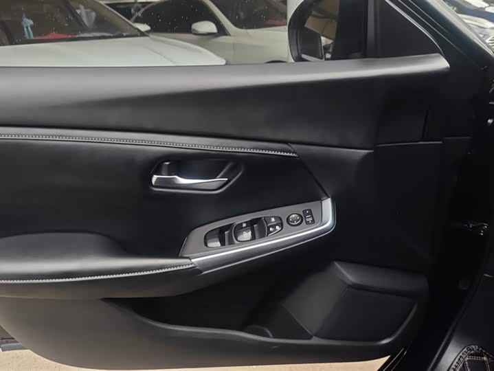 Фото 7 - Nissan Sylphy