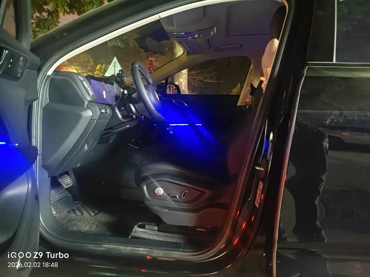 Фото 4 - Hongqi HS3