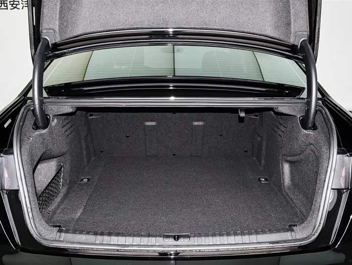 Фото 6 - Audi A6L