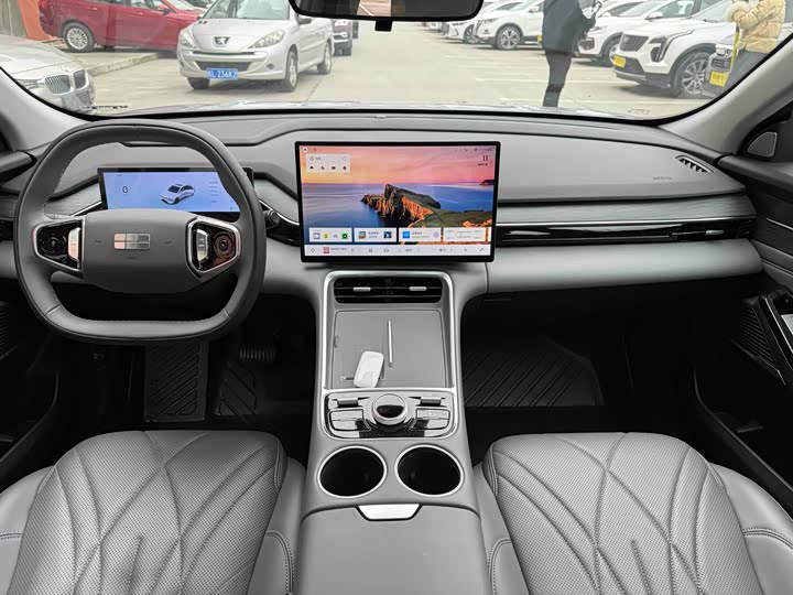 Фото 8 - Geely Galaxy L6