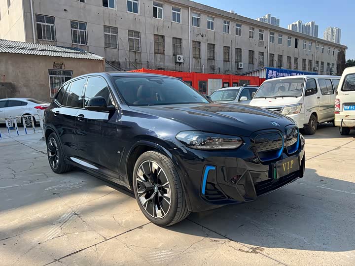 Фото 3 - BMW iX3