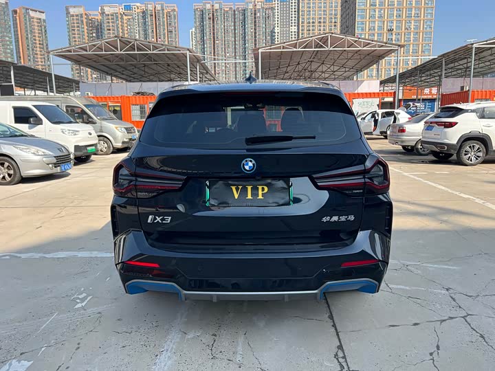 Фото 8 - BMW iX3