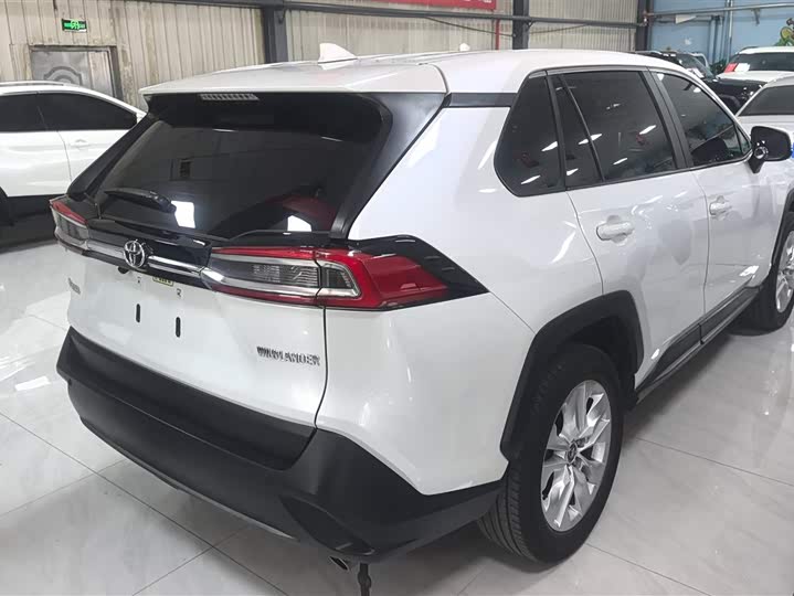 Фото 3 - Toyota Wildlander