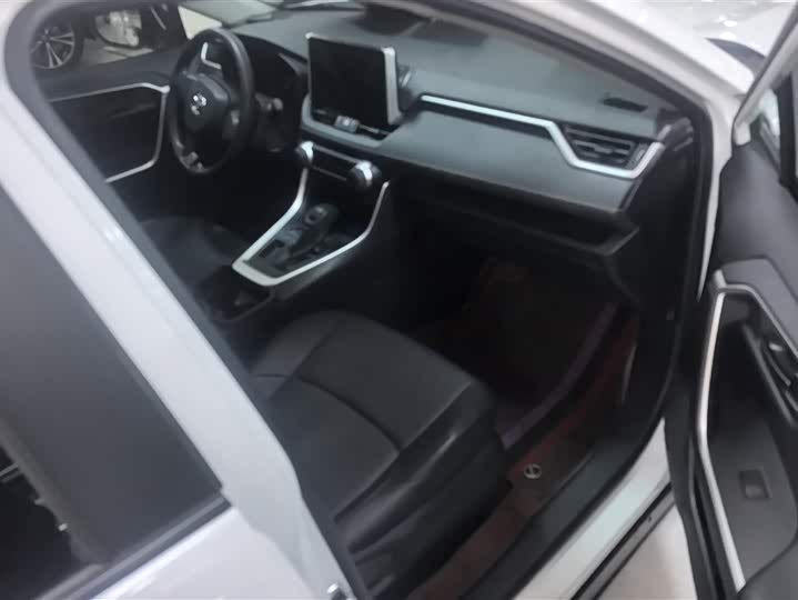 Фото 8 - Toyota Wildlander