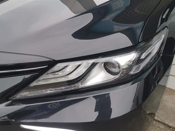 Фото 5 - Toyota Camry