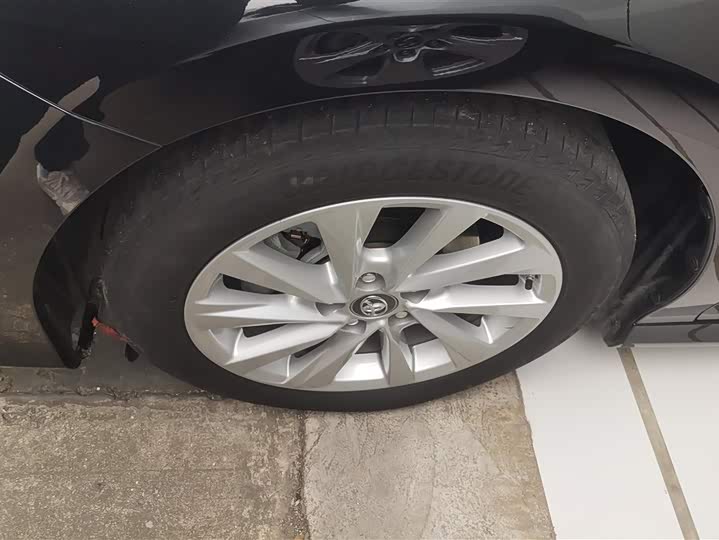 Фото 6 - Toyota Camry