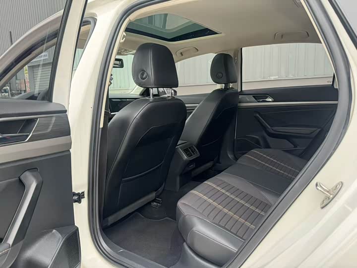 Фото 6 - Volkswagen Lavida