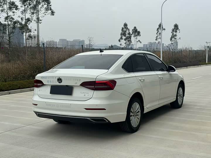 Фото 9 - Volkswagen Lavida