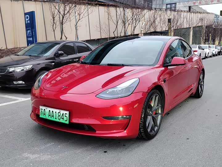 Фото 1 - Tesla Model 3