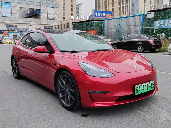 Фото 2 - Tesla Model 3