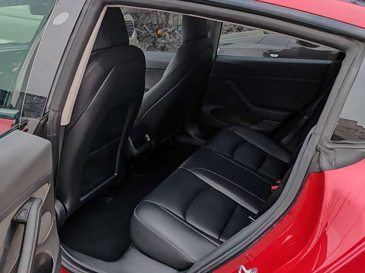 Фото 6 - Tesla Model 3