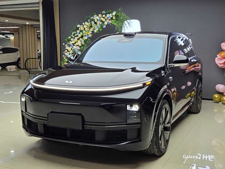 Фото 1 - LiXiang L8