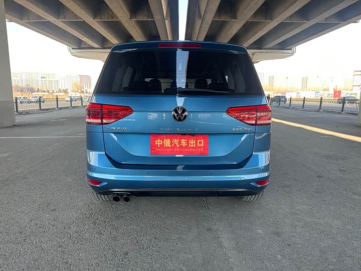 Фото 7 - Volkswagen Touran L