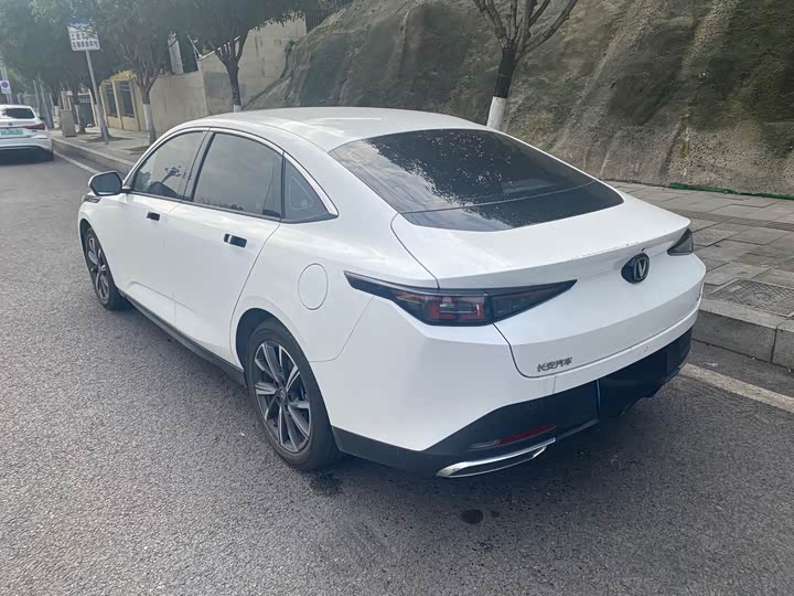 Фото 7 - Changan Eado Plus