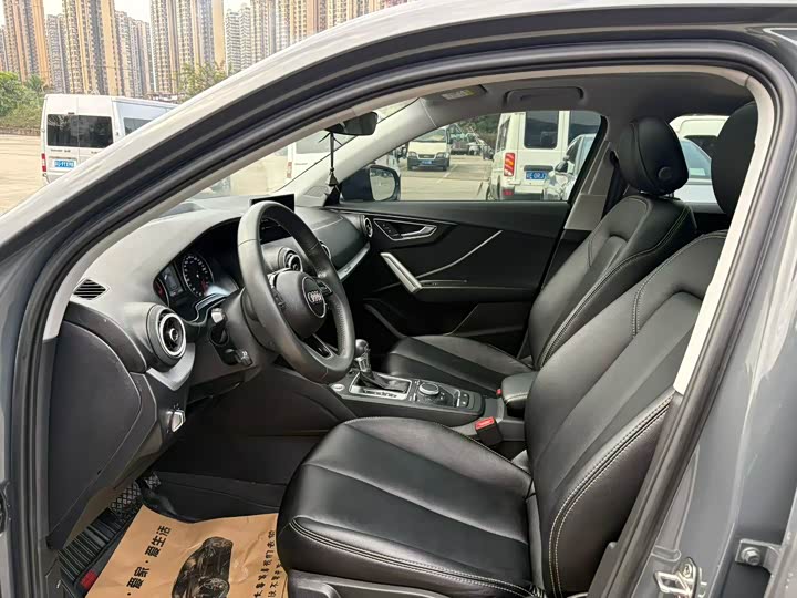 Фото 6 - Audi Q2L