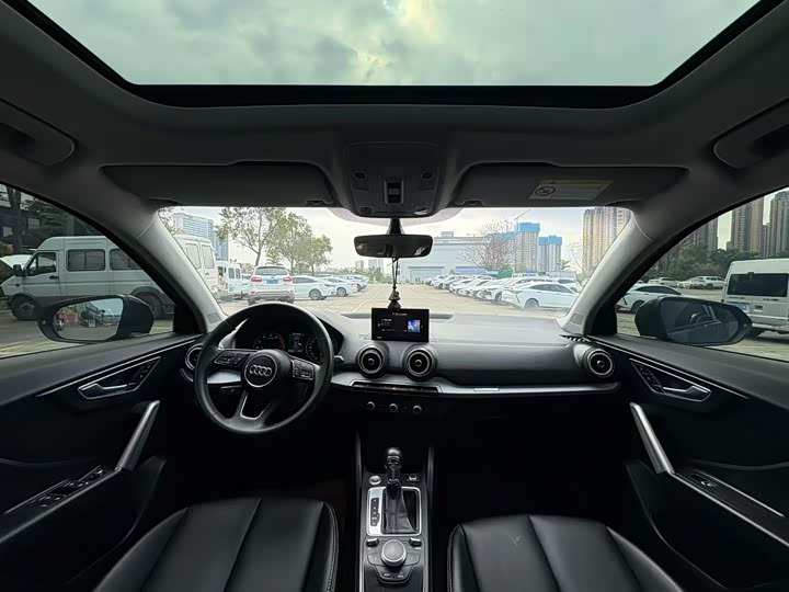 Фото 9 - Audi Q2L