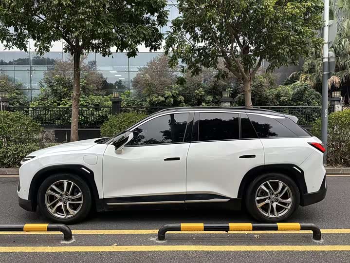 Фото 4 - Nio ES6