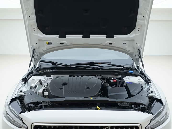 Фото 7 - Volvo S60