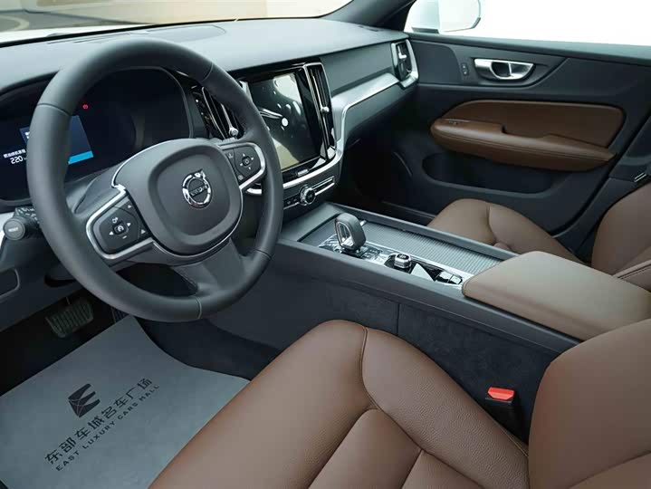 Фото 9 - Volvo S60