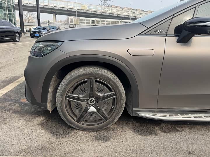 Фото 2 - Mercedes-Benz EQE SUV