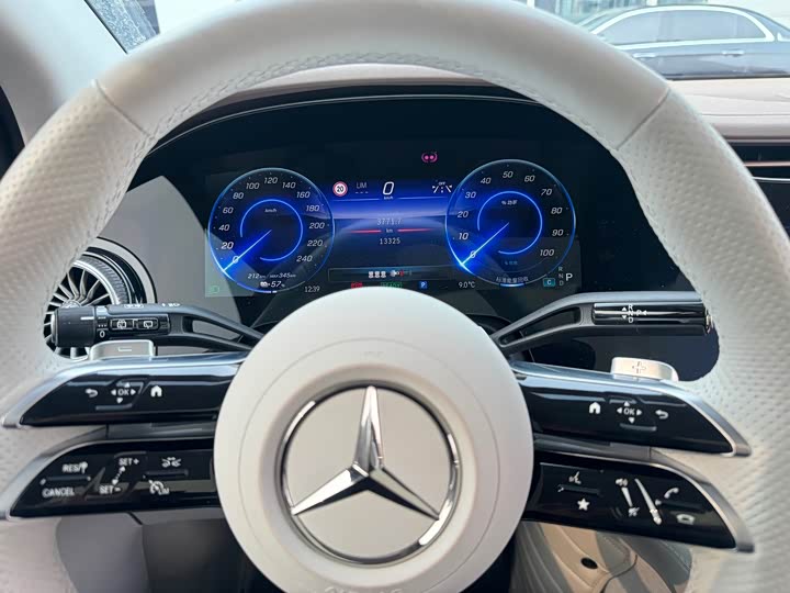 Фото 6 - Mercedes-Benz EQE SUV