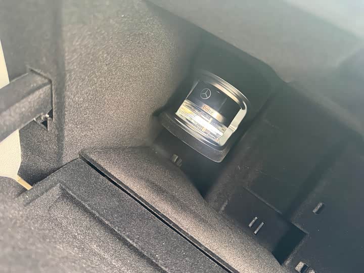 Фото 7 - Mercedes-Benz EQE SUV