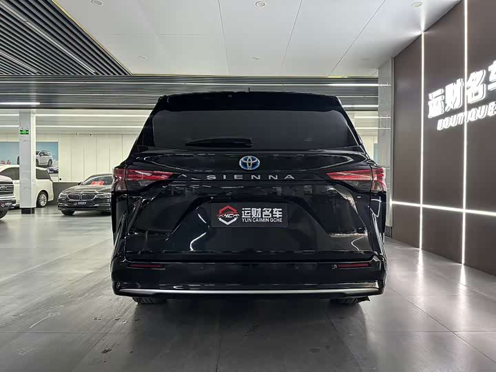 Фото 8 - Toyota Sienna