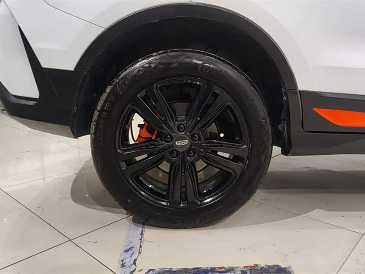 Фото 6 - Geely Atlas