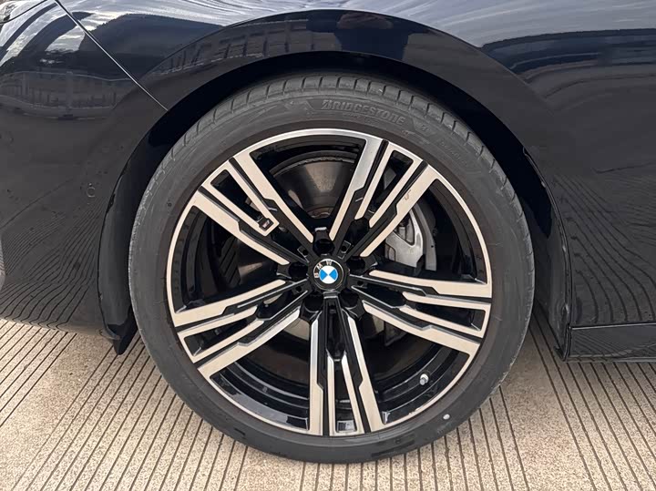 Фото 6 - BMW 7 Series