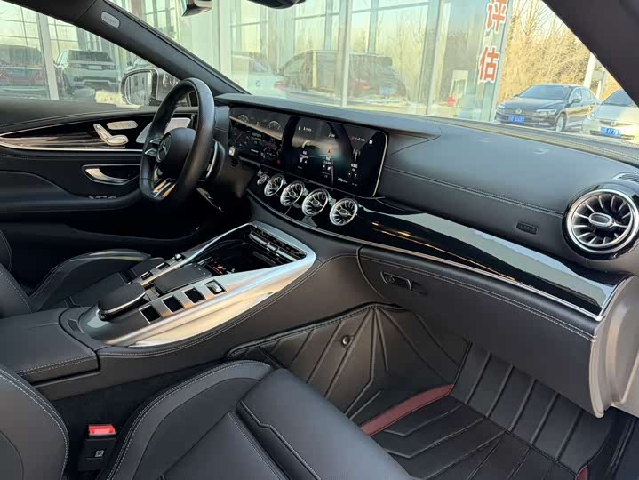 Фото 9 - Mercedes-Benz AMG GT