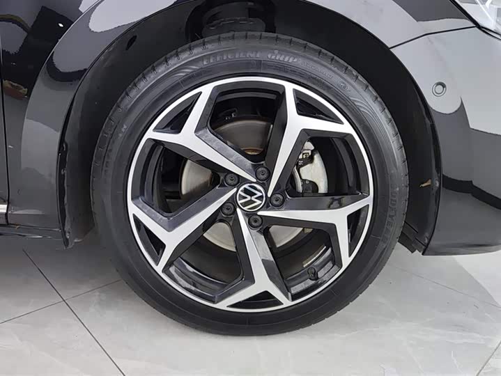 Фото 6 - Volkswagen Passat