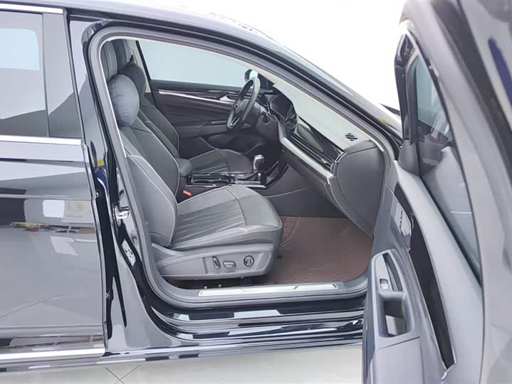 Фото 8 - Volkswagen Passat