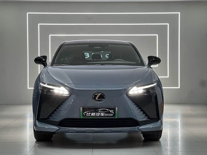 Фото 3 - Lexus RZ