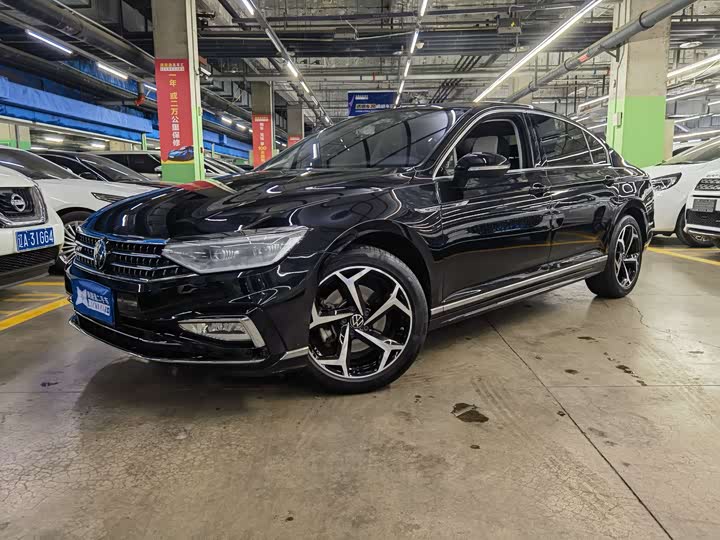 Фото 1 - Volkswagen Magotan