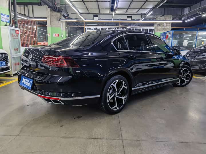 Фото 4 - Volkswagen Magotan