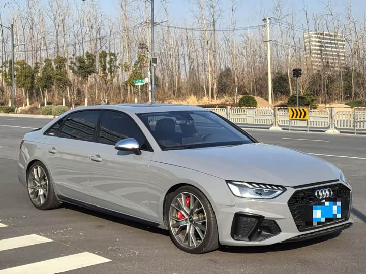 Фото 3 - Audi A4L