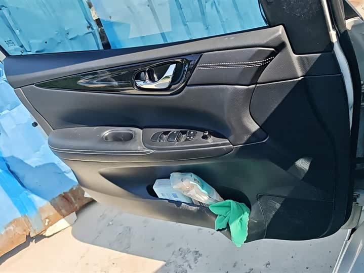 Фото 7 - Nissan Tiida