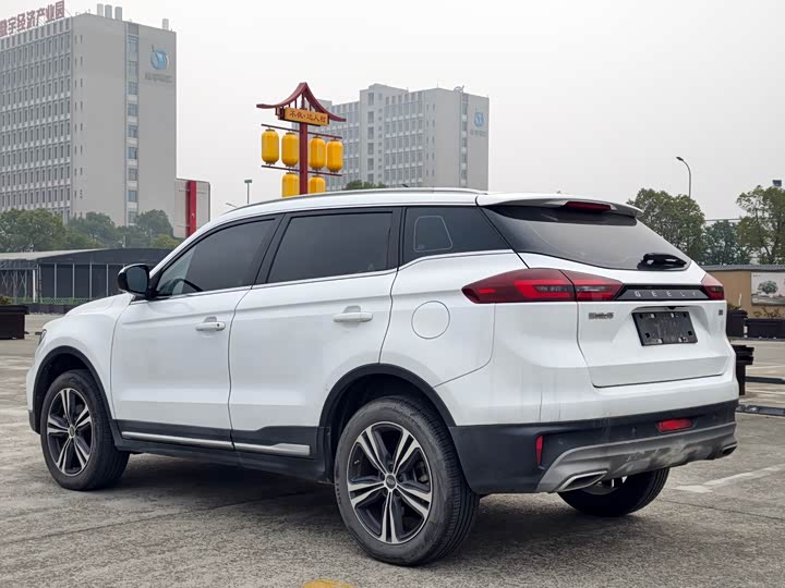 Фото 5 - Geely Atlas