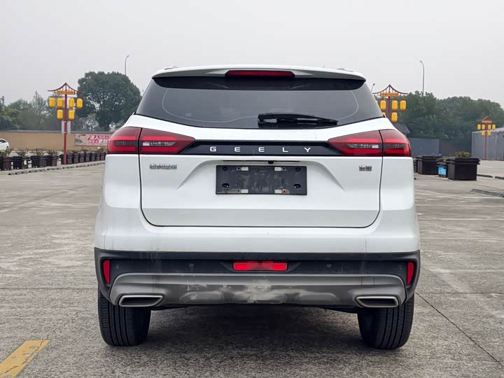 Фото 6 - Geely Atlas