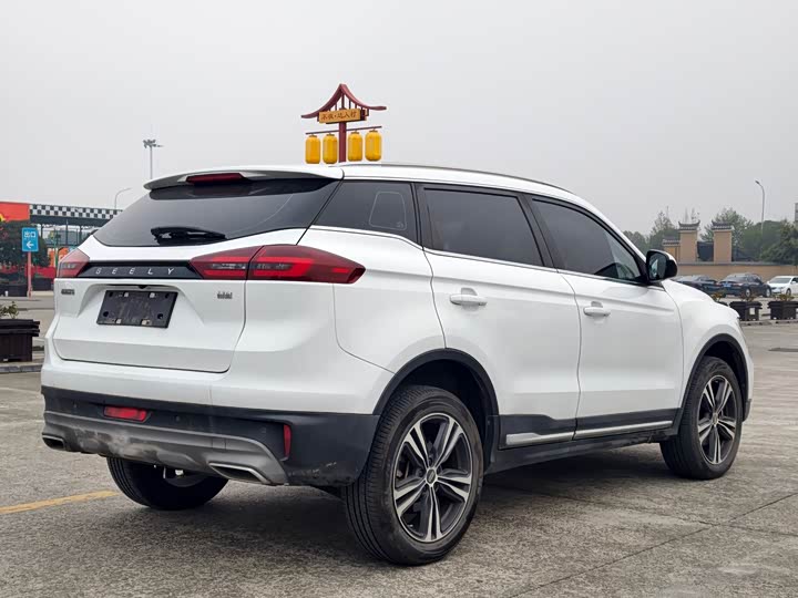 Фото 7 - Geely Atlas