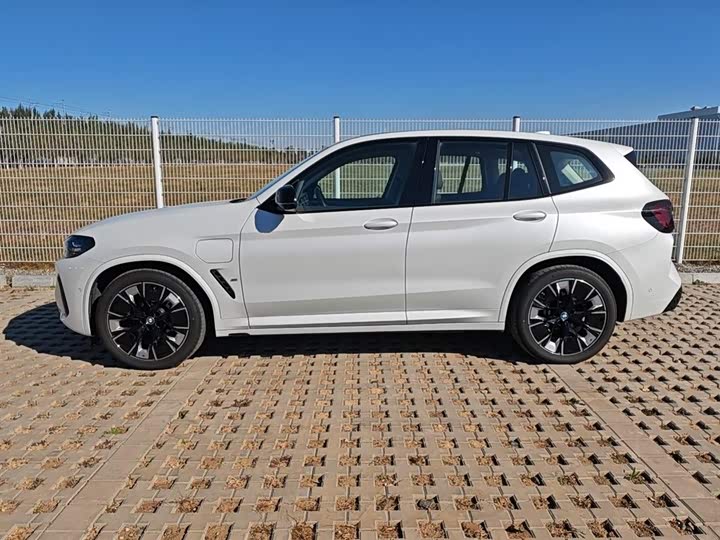 Фото 5 - BMW iX3