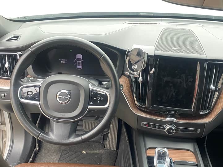 Фото 6 - Volvo XC60